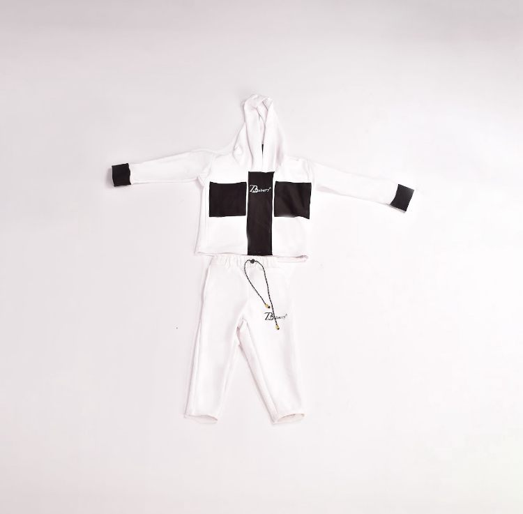 Zasberry Baby Unisex Black & amp; White Hoodie Jogger Set – Stylish Two-Piece Outfit